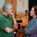 James Cameron, comentando la jugada con Sigourney Weaver