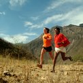 Los ultramaratonianos Scott Jurek y Arnulfo Quimare